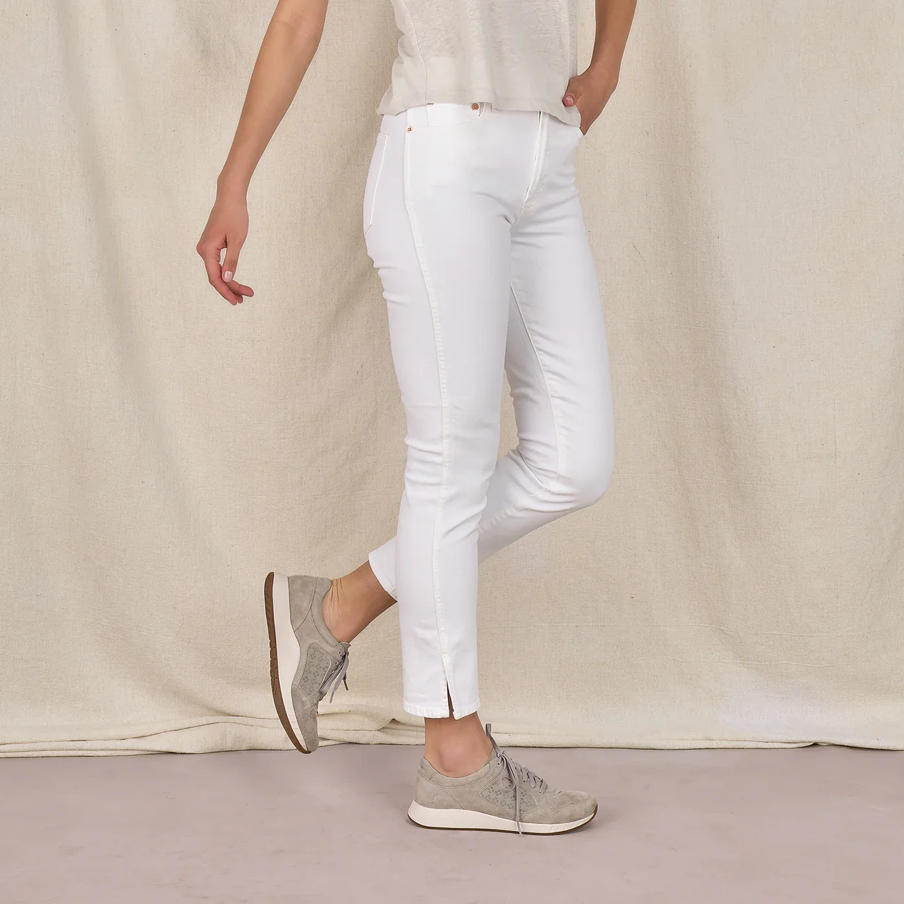 10862-dansko-catie-sneaker-women-s-grey-1.webp