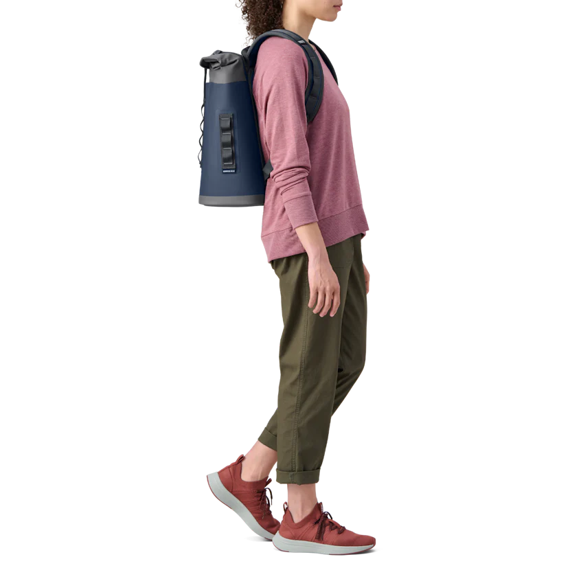 11958-yeti-hopper-m12-backpack-soft-cooler-charcoal-1.webp