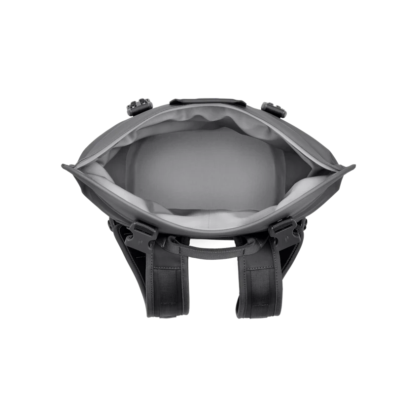 11958-yeti-hopper-m12-backpack-soft-cooler-charcoal-1.webp