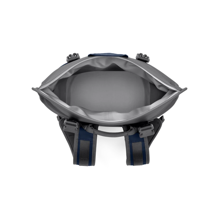 11958-yeti-hopper-m12-backpack-soft-cooler-charcoal-1.webp