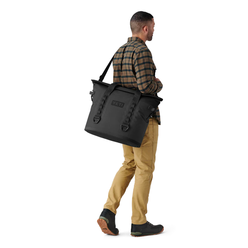 11959-yeti-hopper-m30-tote-soft-cooler-black-1.webp