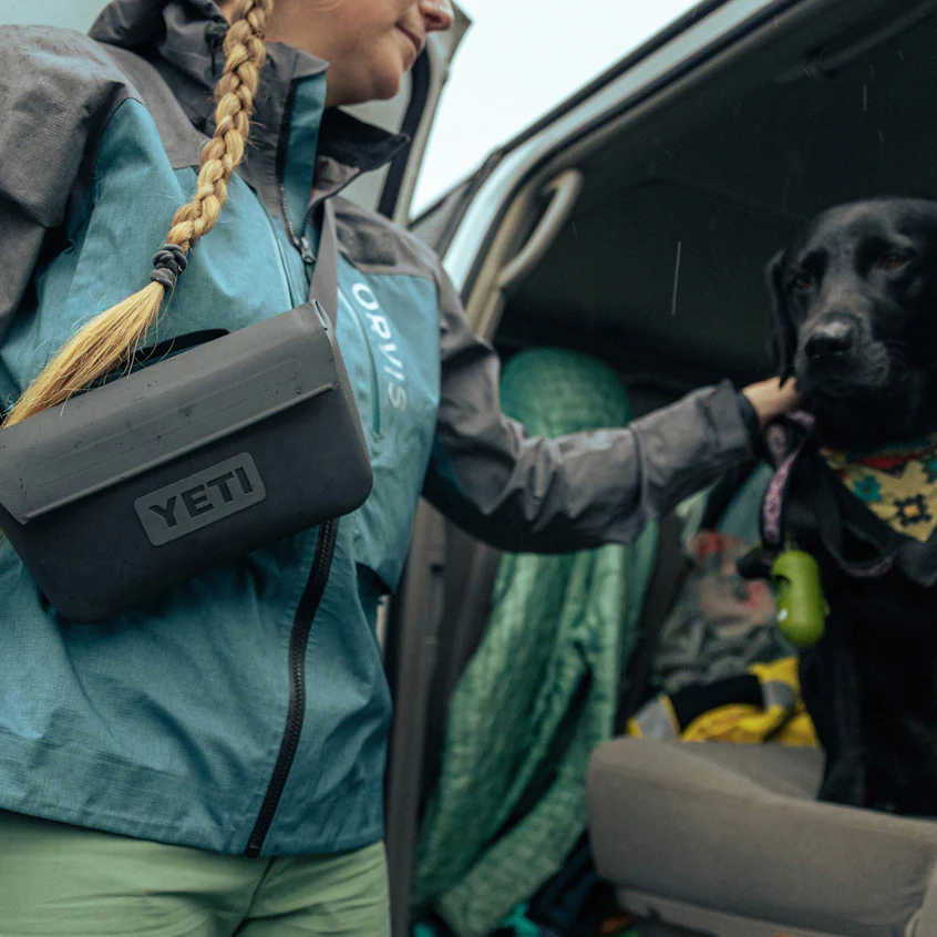 11962-yeti-sidekick-dry-1l-gear-case-navy-1.webp