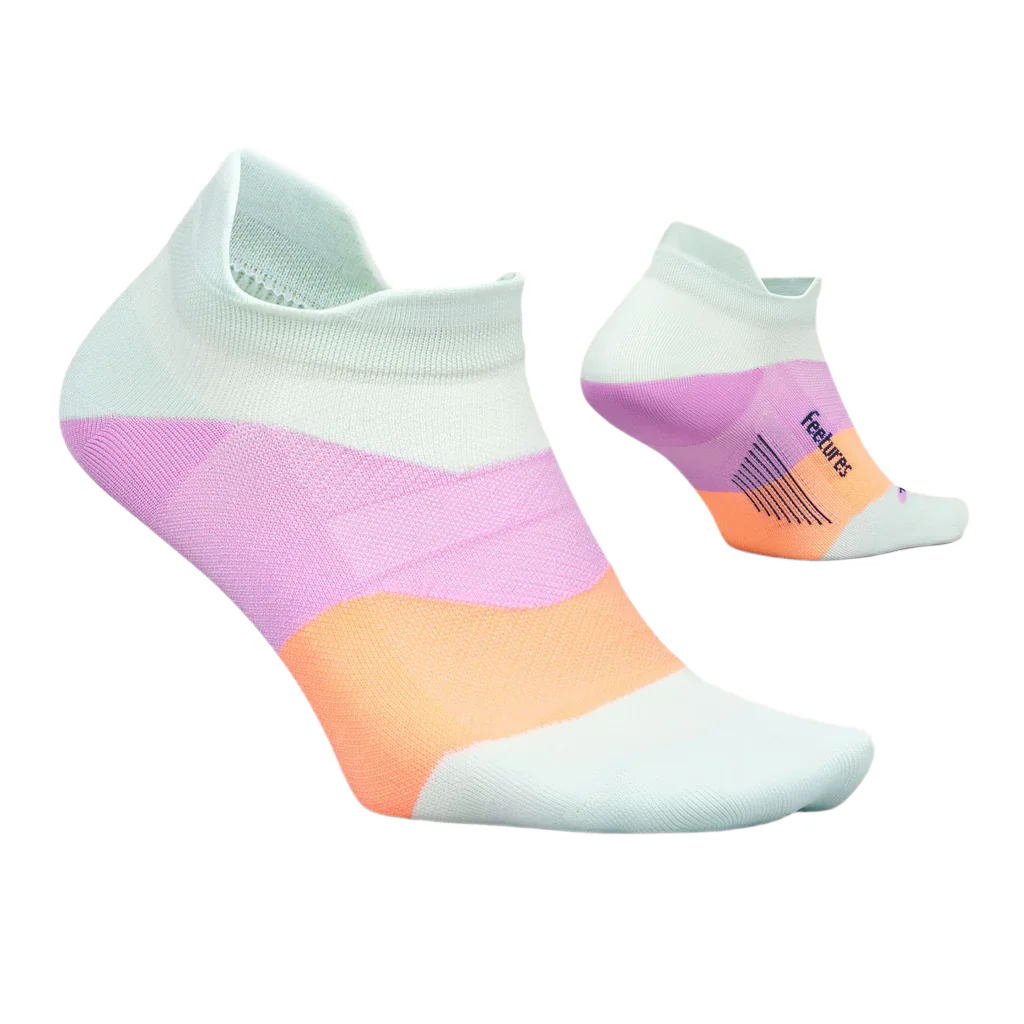 12216-feetures-elite-ultra-light-tab-ankle-sock-gray-sky-1.webp