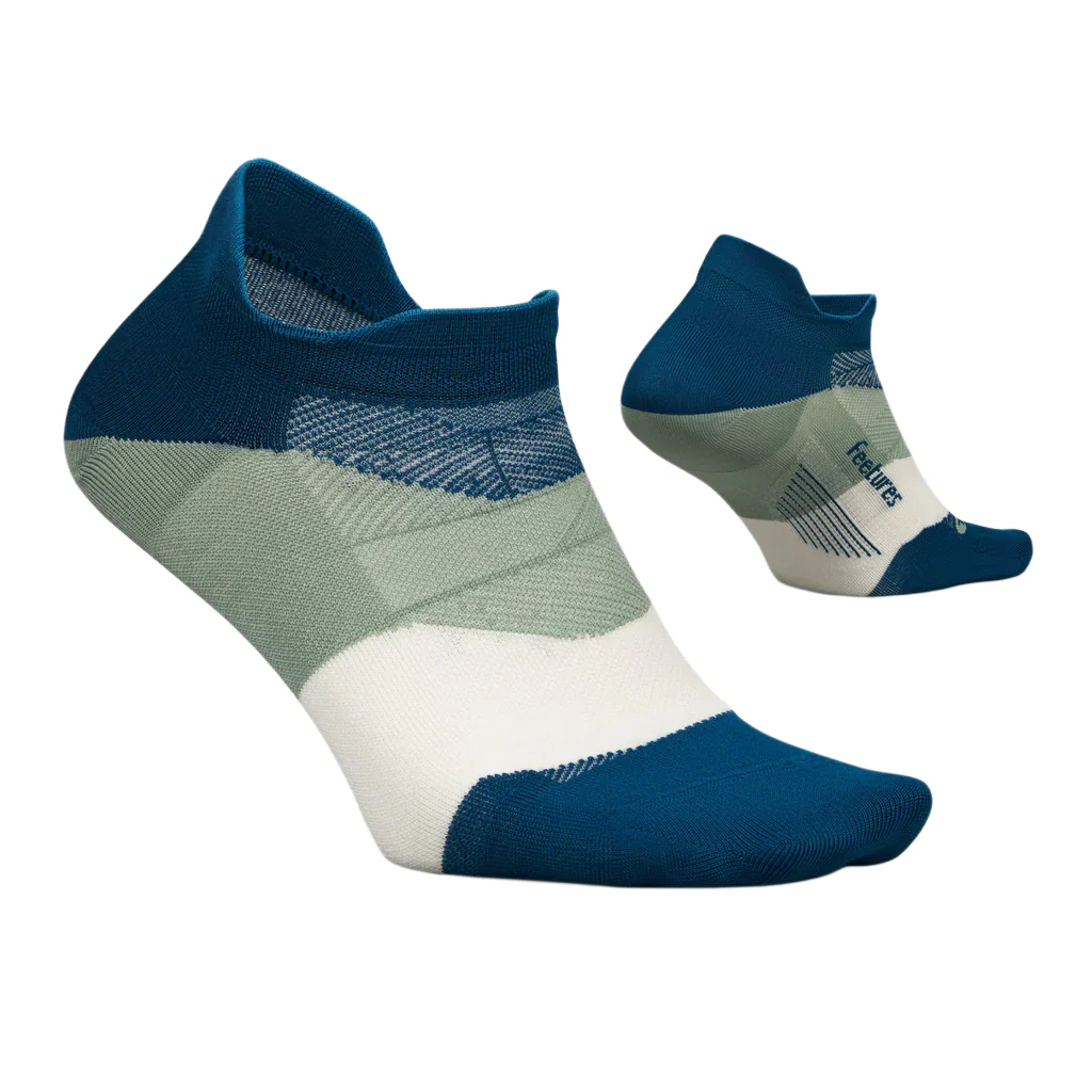 12216-feetures-elite-ultra-light-tab-ankle-sock-gray-sky-1.webp