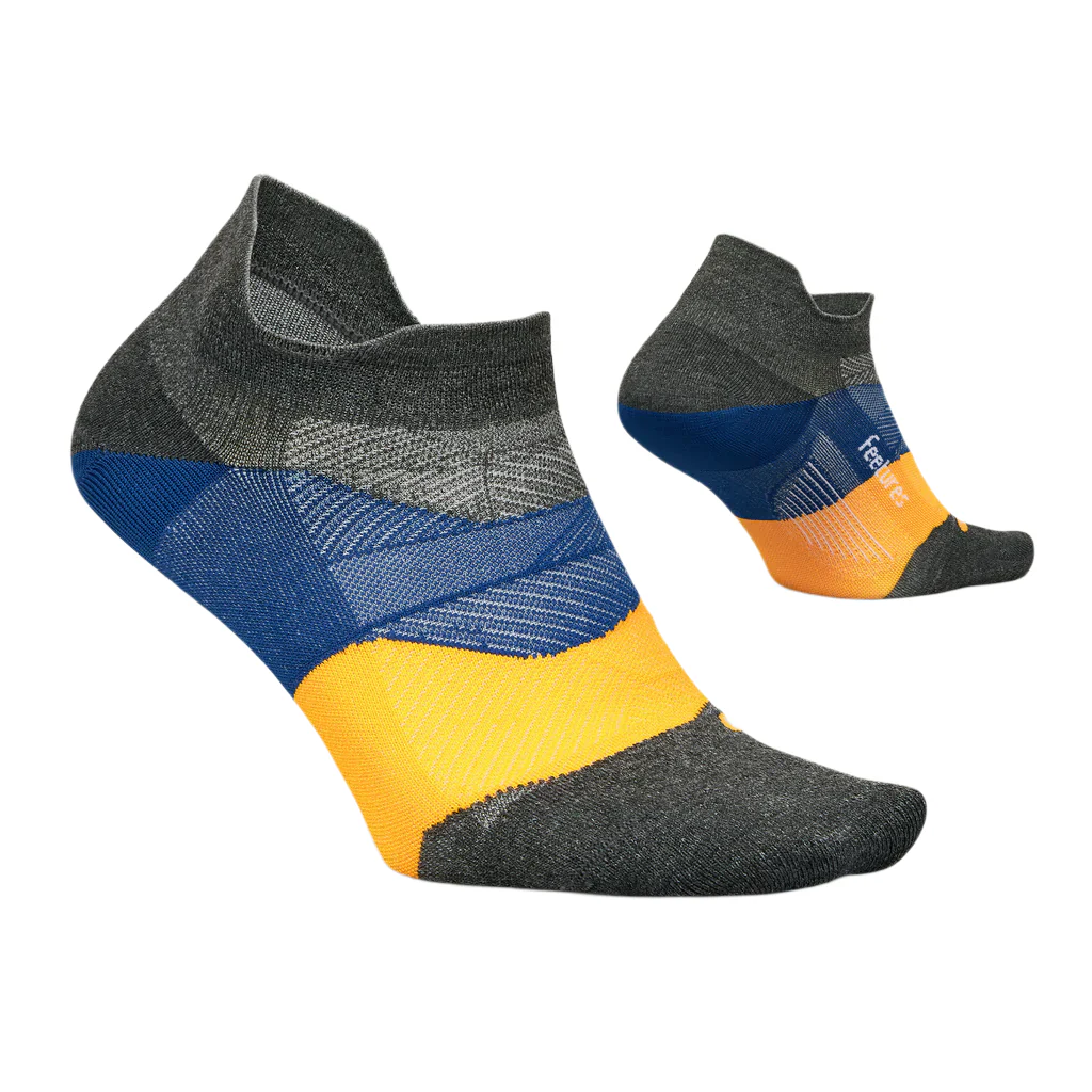 12216-feetures-elite-ultra-light-tab-ankle-sock-gray-sky-1.webp