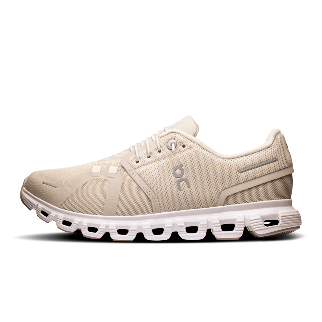 13377-on-cloud-6-sneaker-women-s-white-white-1.webp