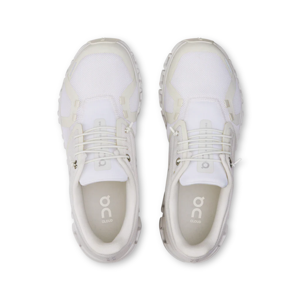 13377-on-cloud-6-sneaker-women-s-white-white-1.webp