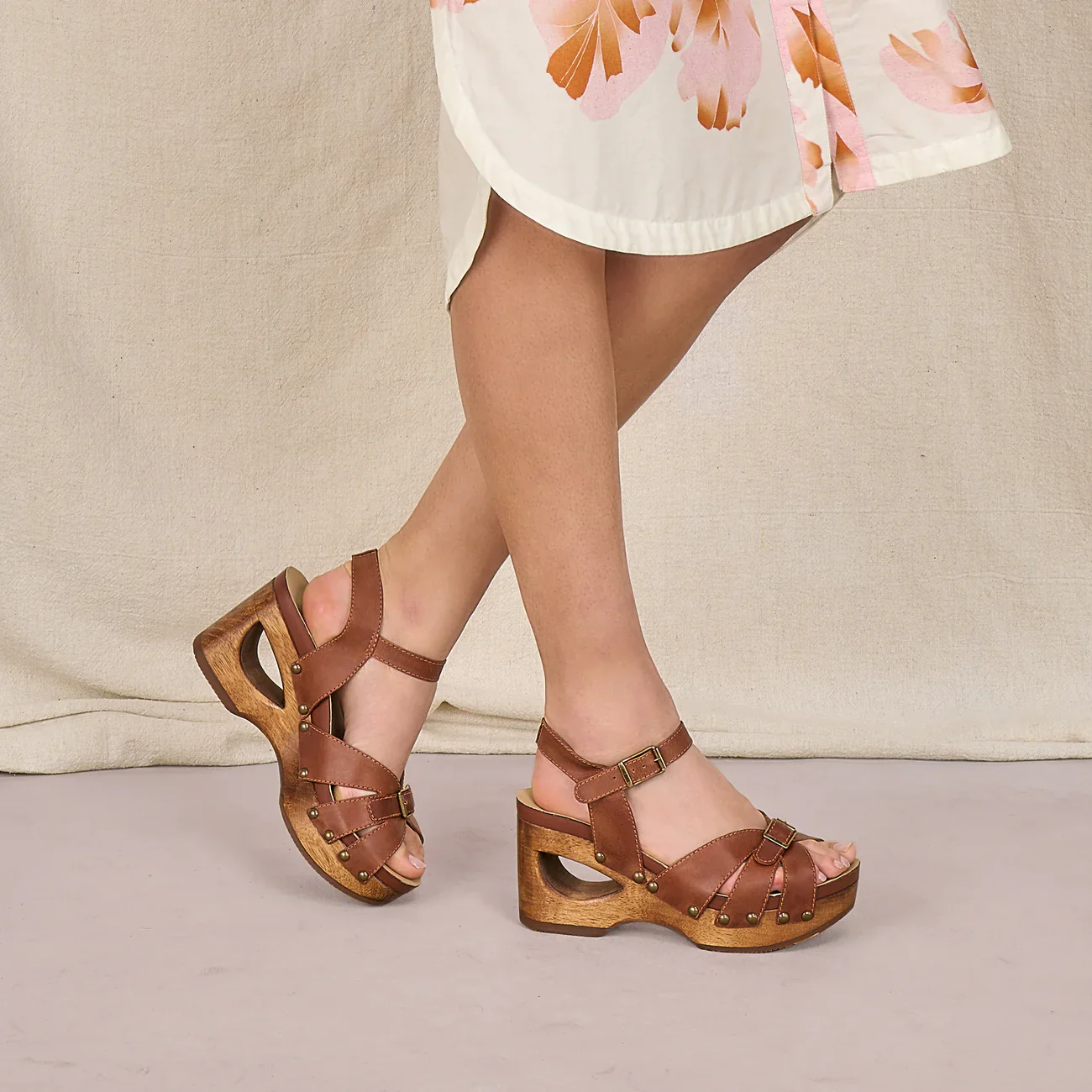 14090-dansko-alanna-sandal-women-s-black-1.webp