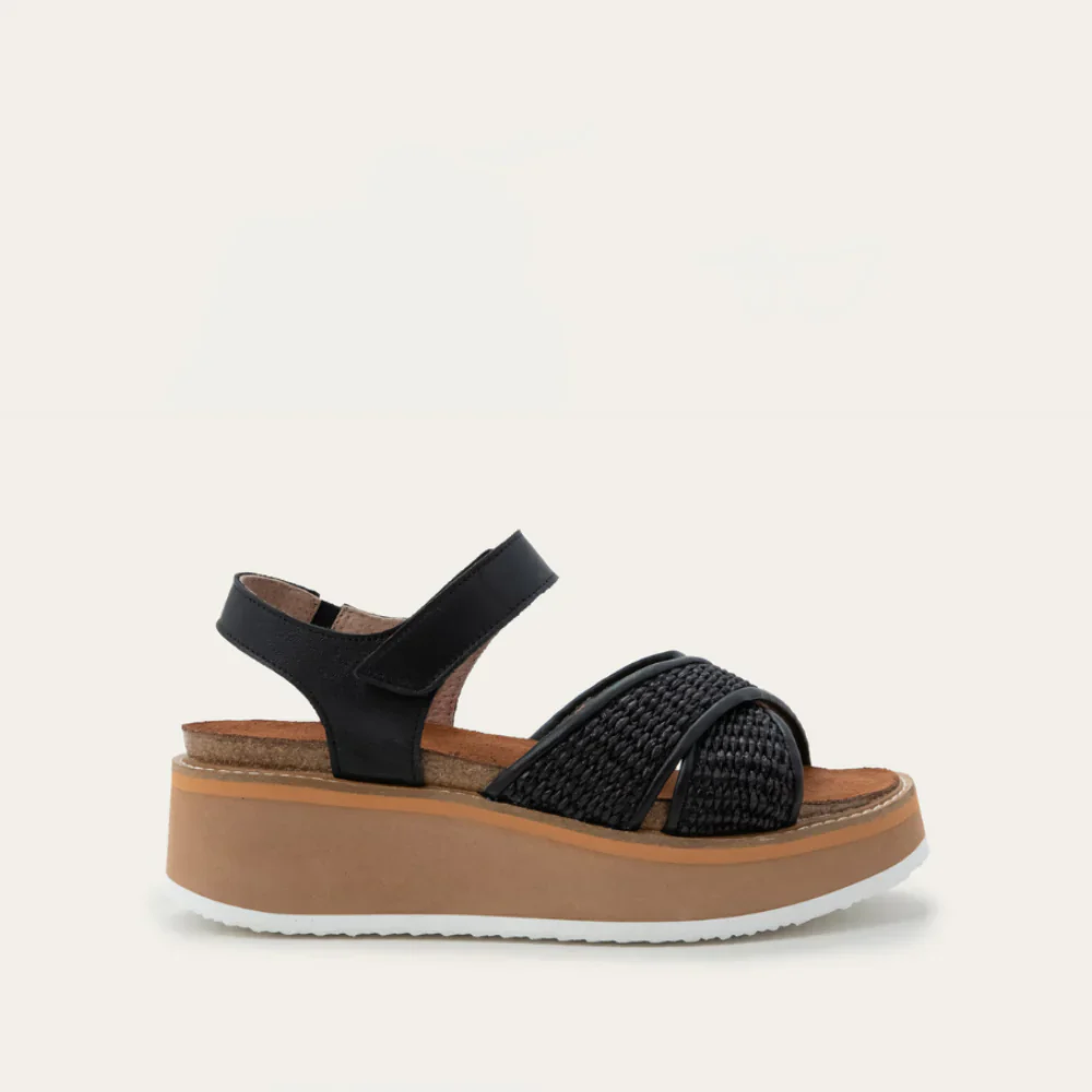 14899-naot-pavlova-sandal-women-s-jet-black-1.webp