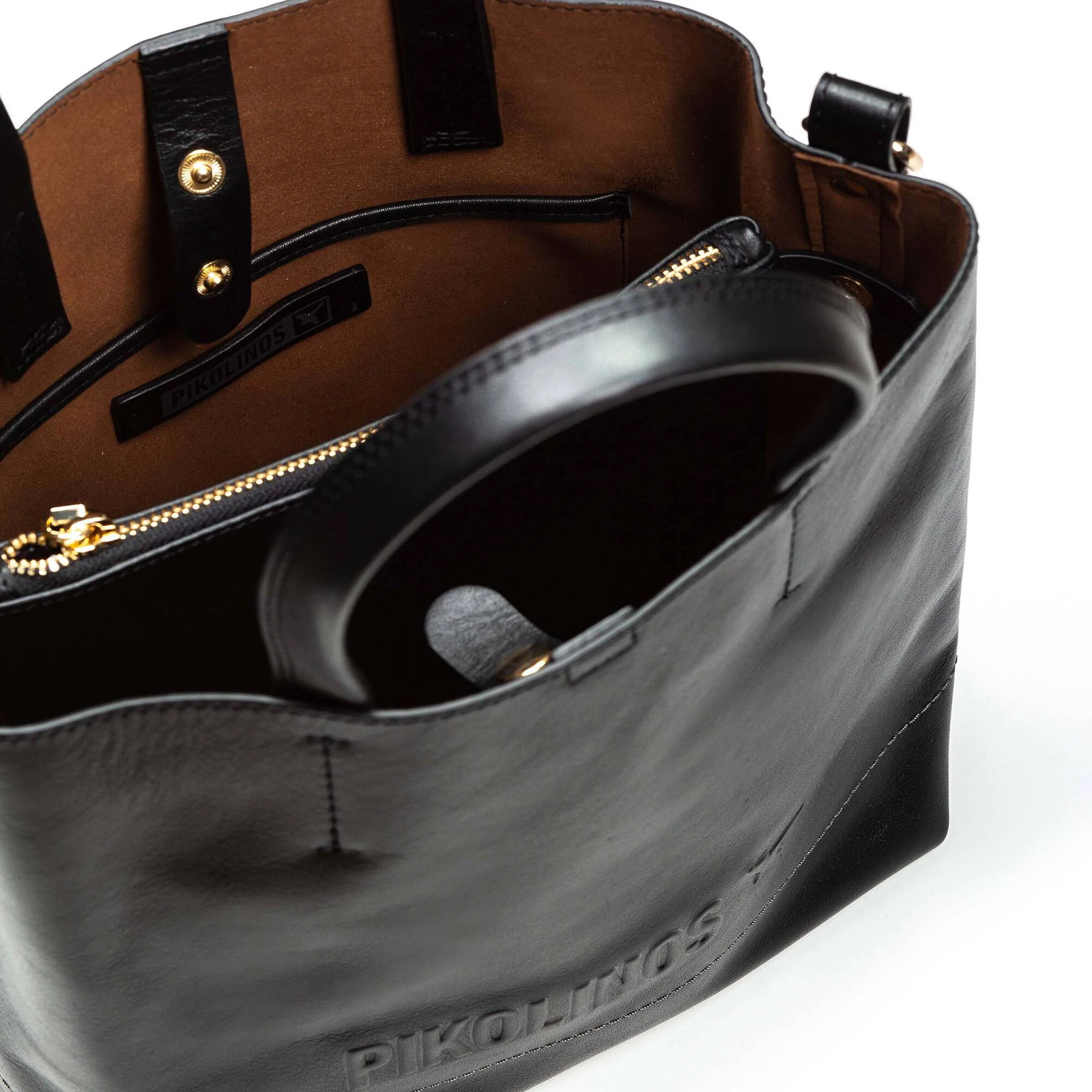 15400-pikolinos-baeza-small-leather-handbag-black-1.webp