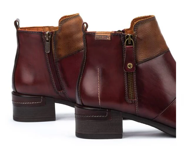1543-pikolinos-malaga-ankle-boots-with-zipper-women-s-arcilla-1.webp