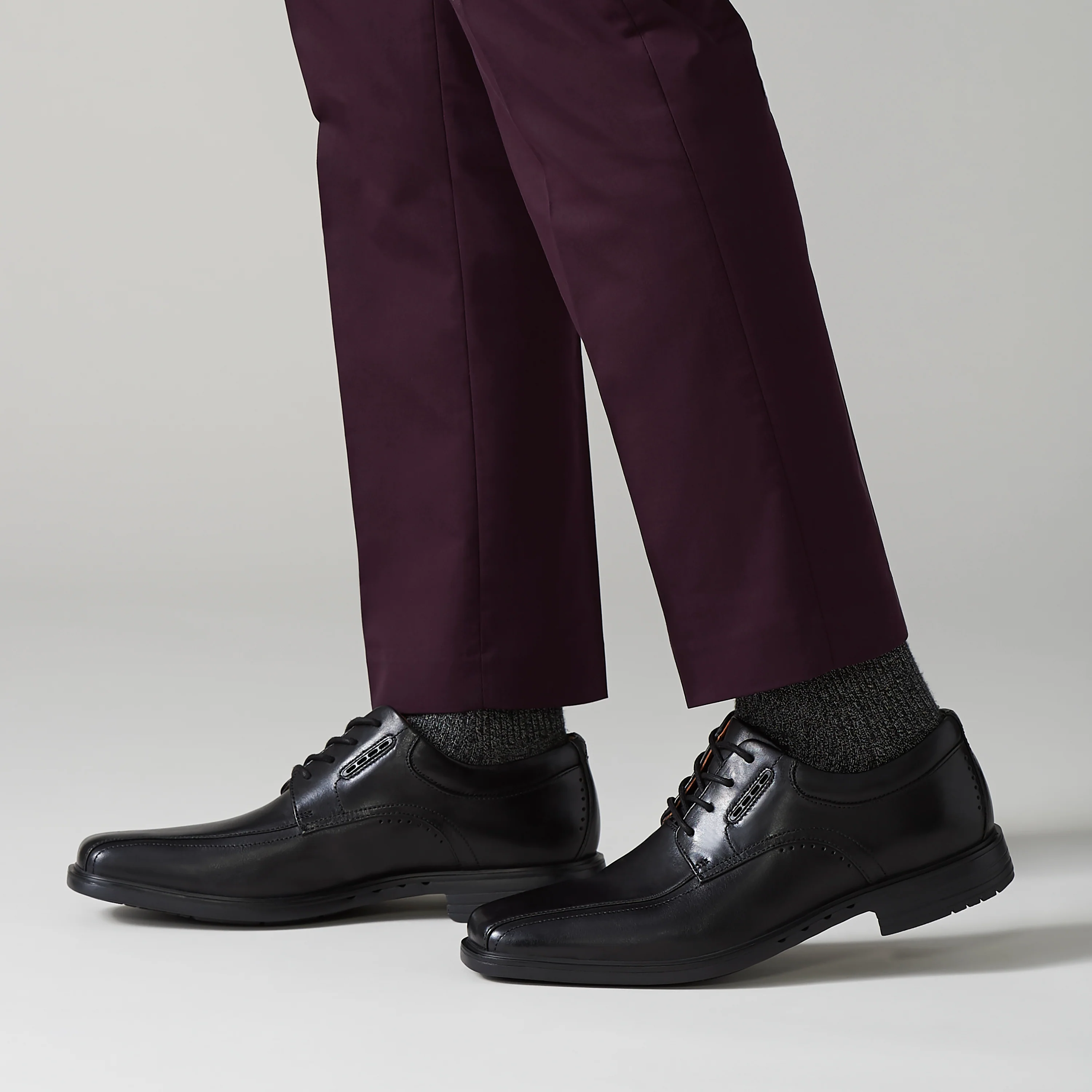 156-clarks-un-kenneth-way-men-s-black-1.webp