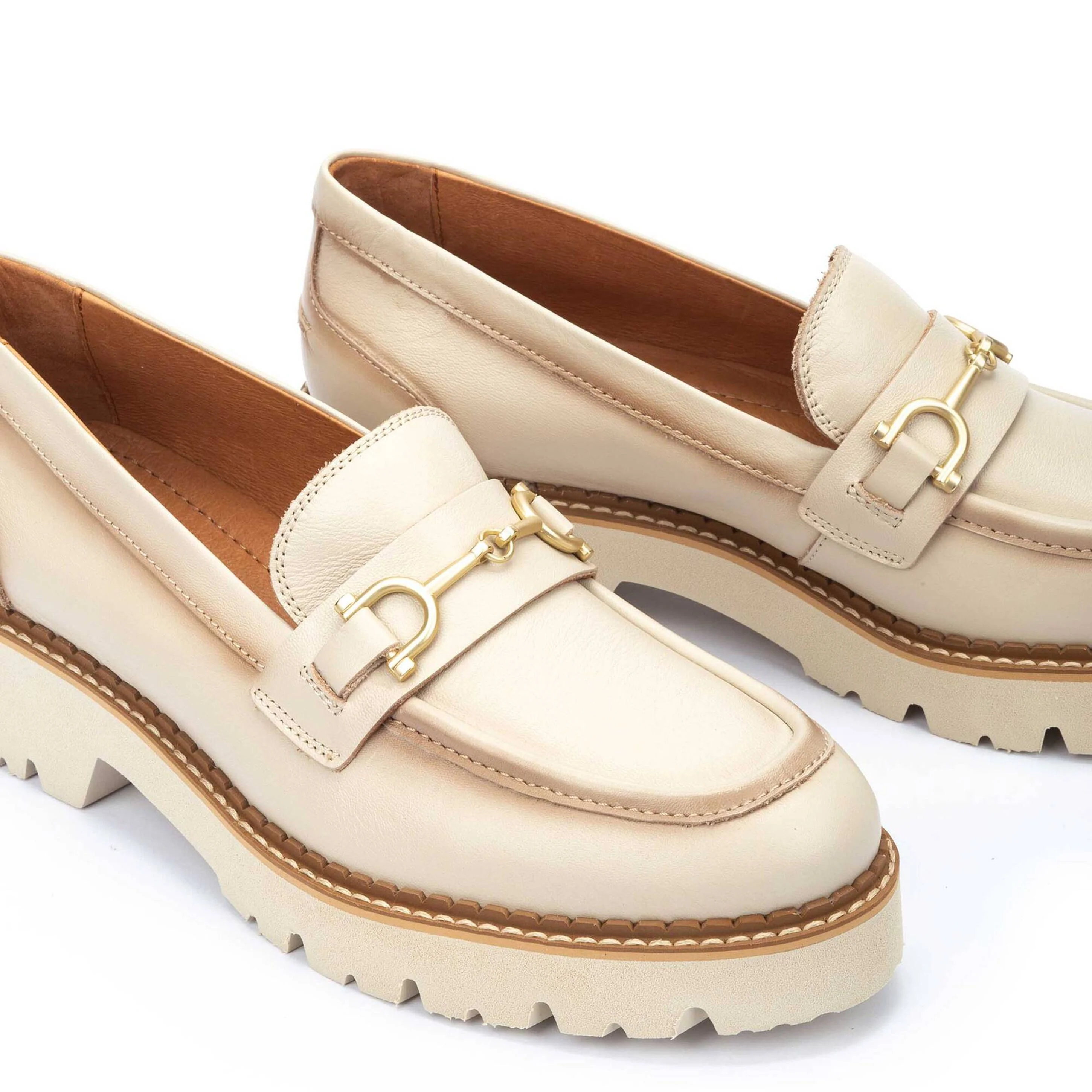 16888-pikolinos-vicar-thick-soled-loafers-women-s-black-1.webp