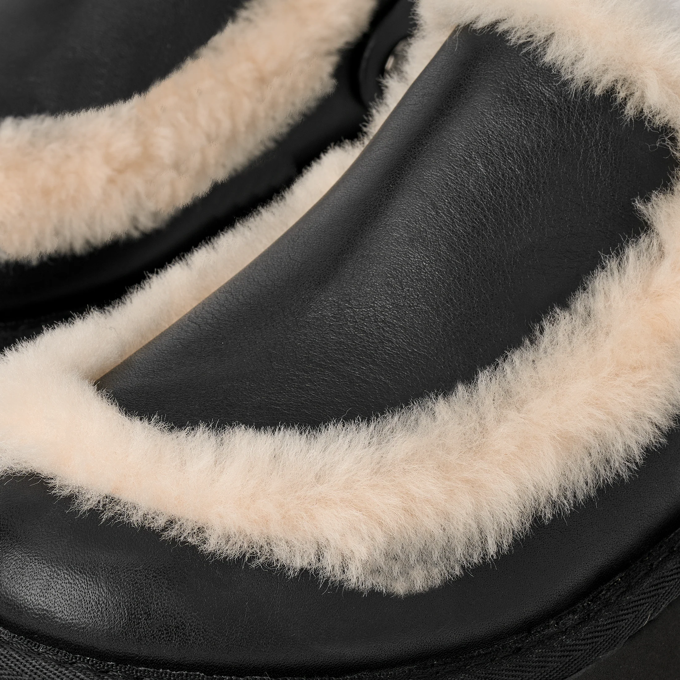 16897-ugg-esmee-leather-clog-women-s-black-1.webp