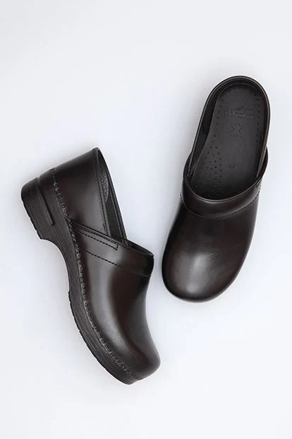 4000-dansko-professional-clog-women-s-black-cabrio-1.webp