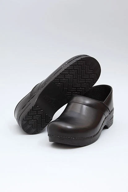 4000-dansko-professional-clog-women-s-black-cabrio-1.webp