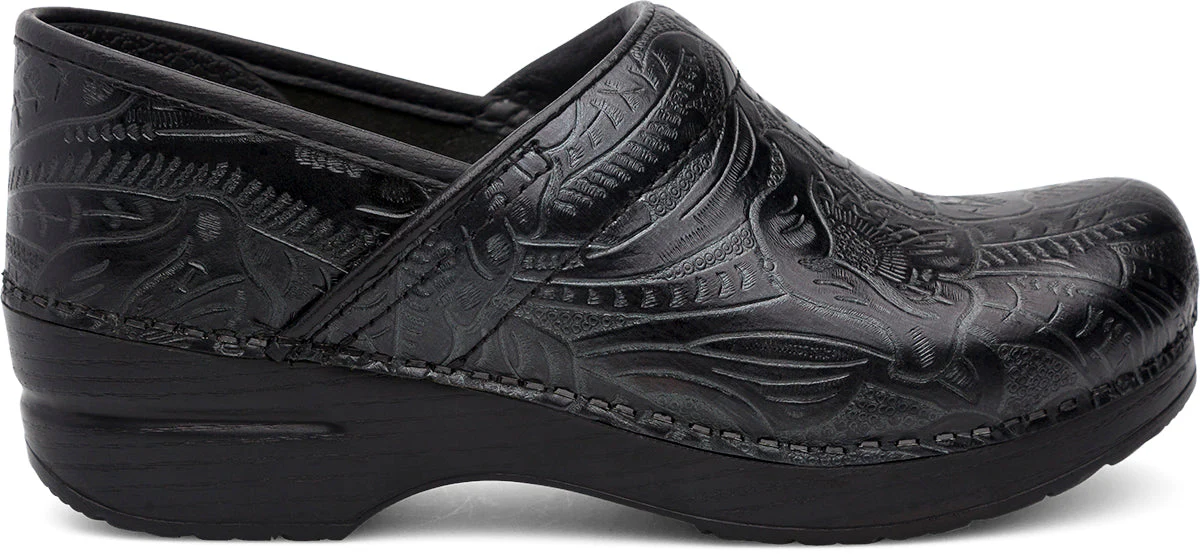 4000-dansko-professional-clog-women-s-black-cabrio-1.webp