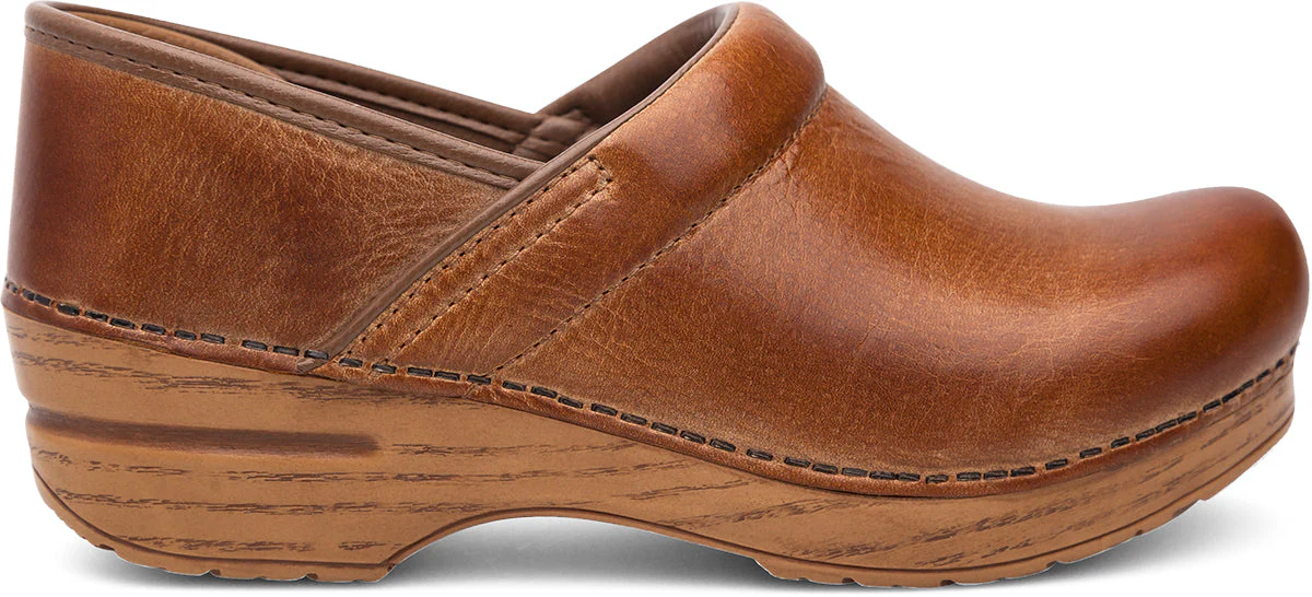 4000-dansko-professional-clog-women-s-black-cabrio-1.webp