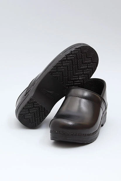 4000-dansko-professional-clog-women-s-black-cabrio-1.webp