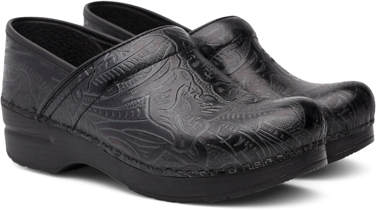 4000-dansko-professional-clog-women-s-black-cabrio-1.webp