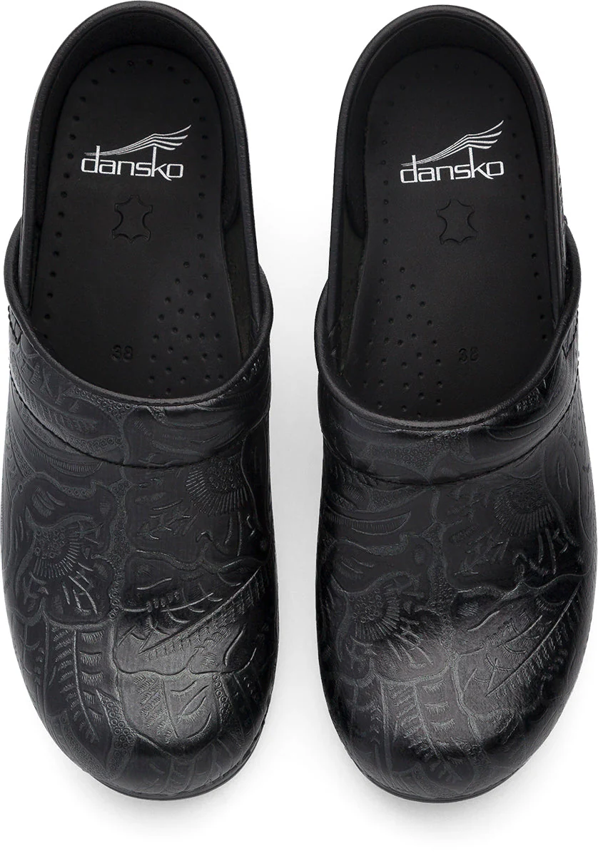 4000-dansko-professional-clog-women-s-black-cabrio-1.webp