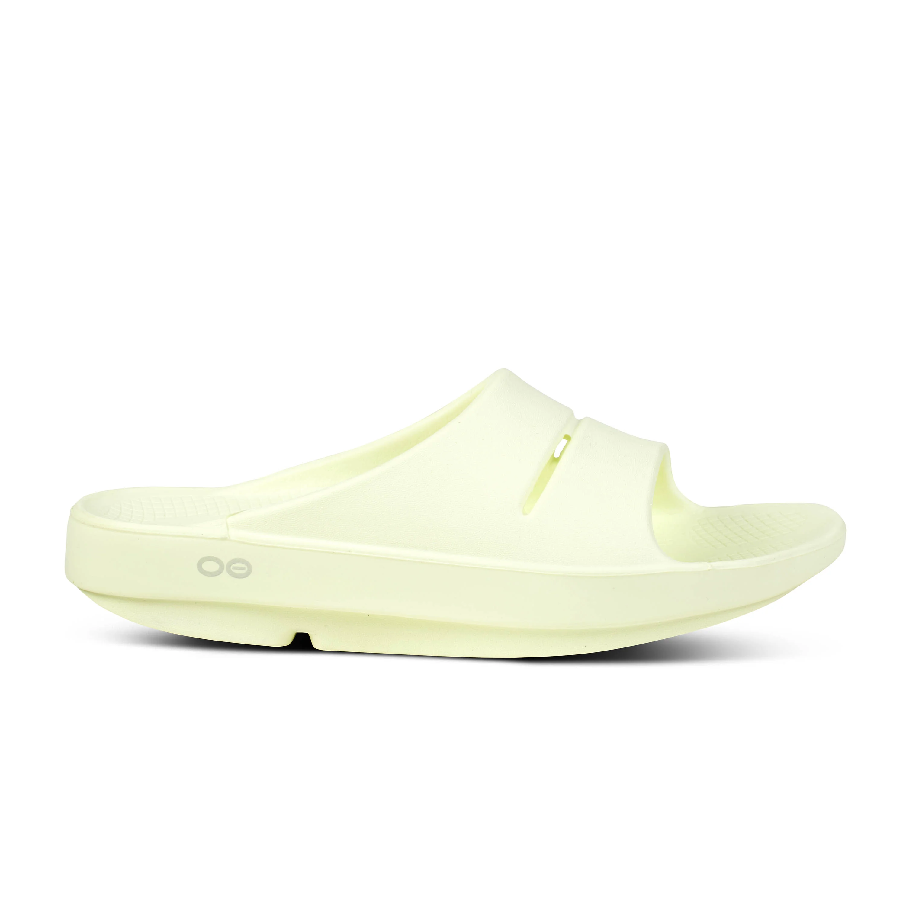 4111-oofos-ooahh-slide-unisex-black-1.webp