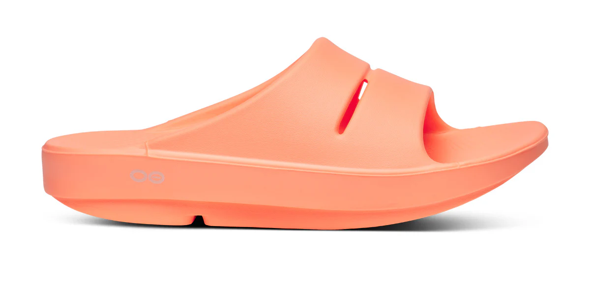 4111-oofos-ooahh-slide-unisex-black-1.webp