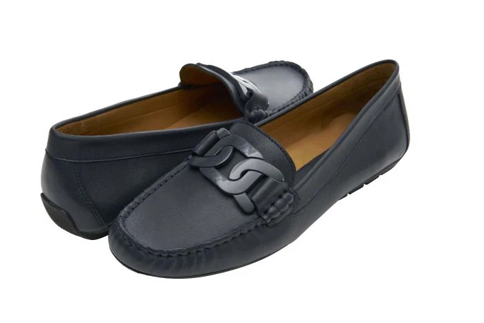 4449-vaneli-aiker-loafer-women-s-black-1.webp