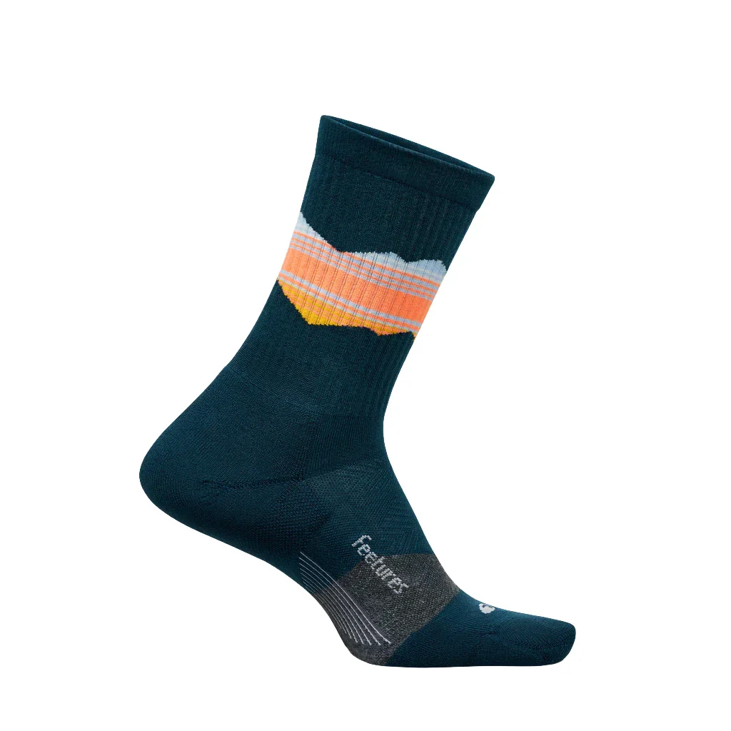 4760-feetures-trail-max-cushion-mini-crew-socks-ascent-gray-1.webp