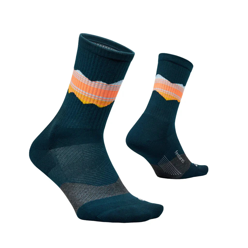4760-feetures-trail-max-cushion-mini-crew-socks-ascent-gray-1.webp