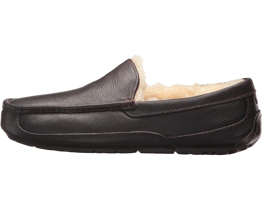 4865-ugg-ascot-matte-leather-slipper-men-s-black-1.webp