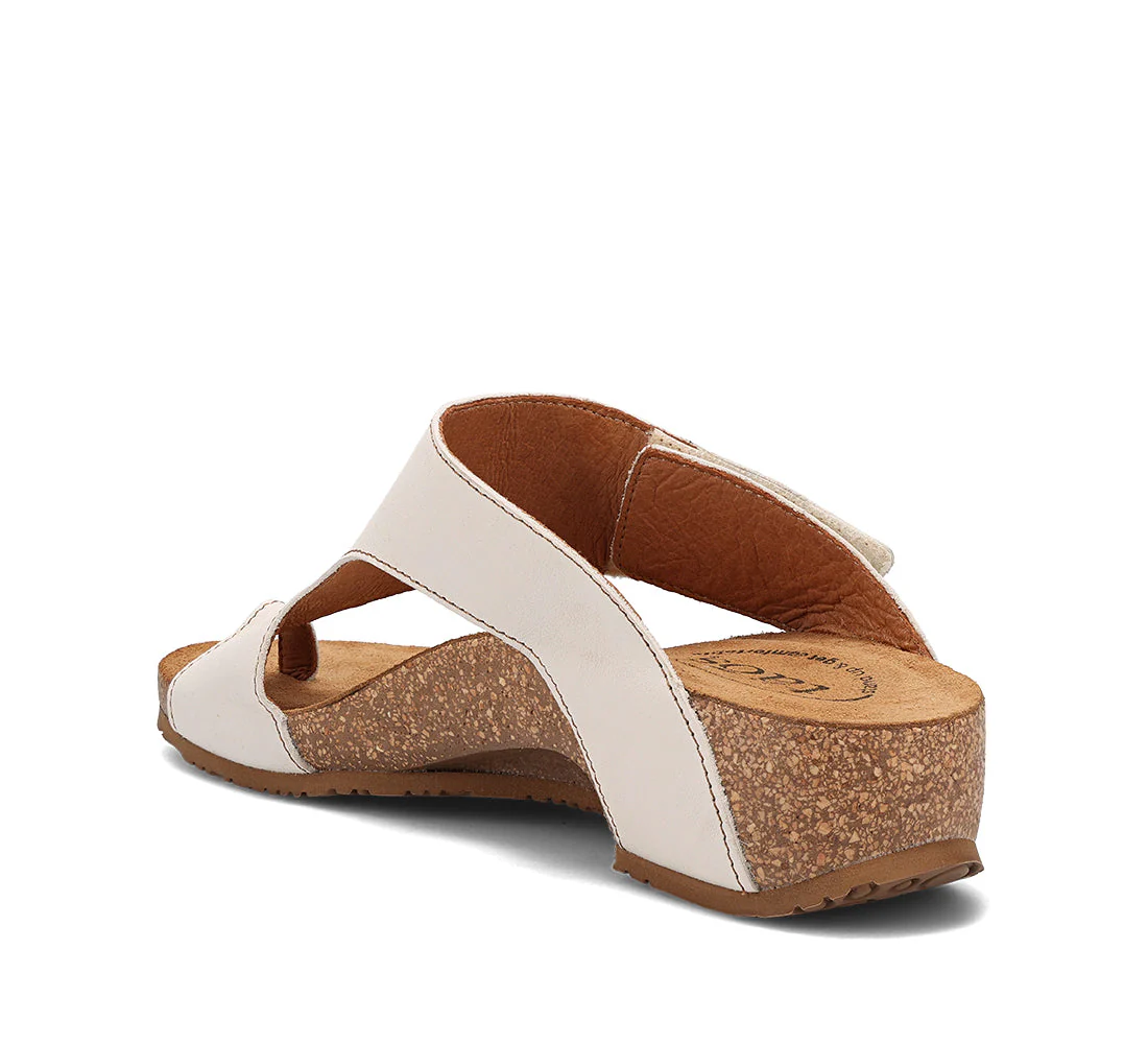 5752-taos-loop-women-s-black-1.webp