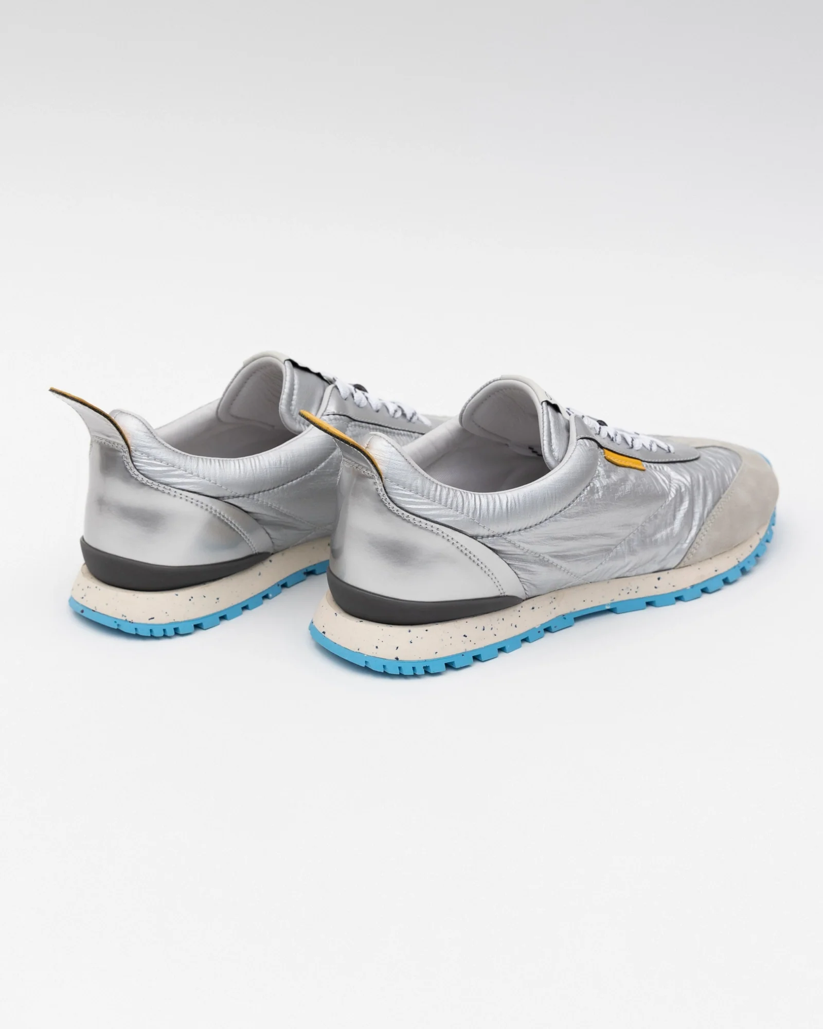 6754-oncept-tokyo-sneaker-women-s-silver-flash-1.webp
