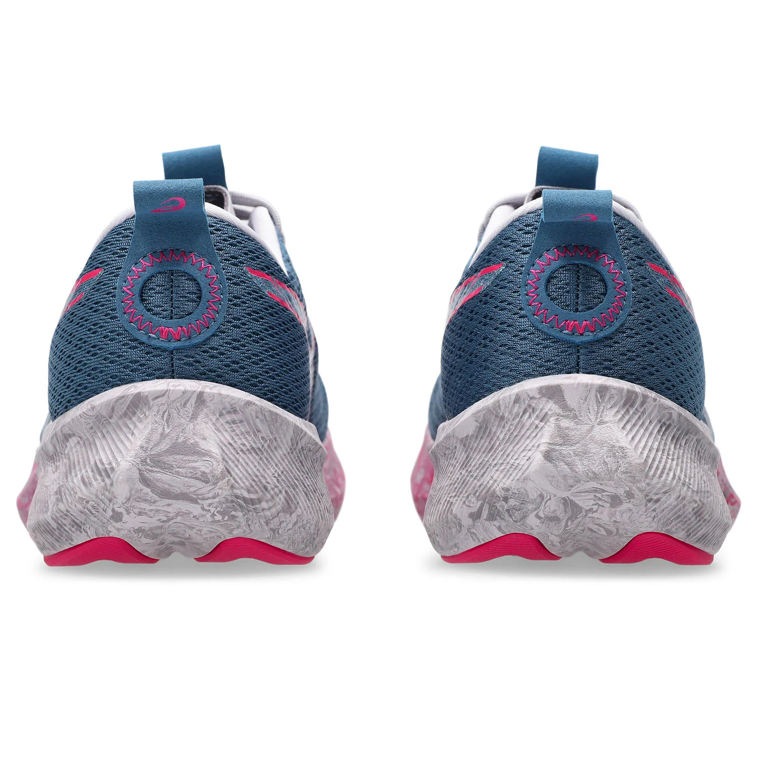 8209-asics-noosa-tri-16-women-s-black-white-1.webp