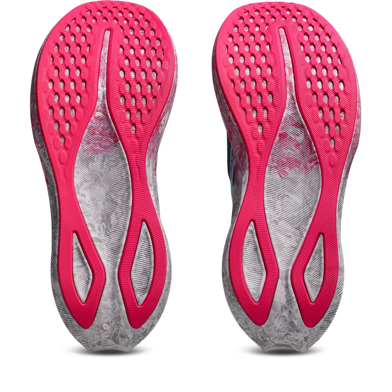 8209-asics-noosa-tri-16-women-s-black-white-1.webp