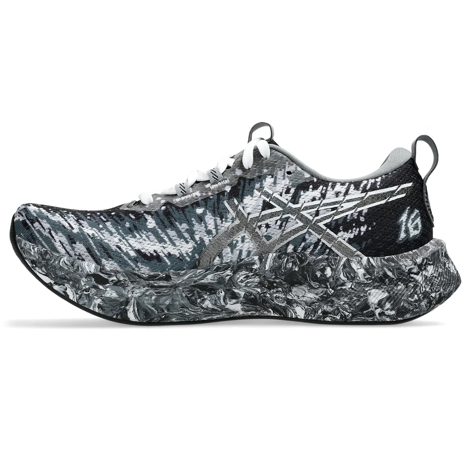 8209-asics-noosa-tri-16-women-s-black-white-1.webp