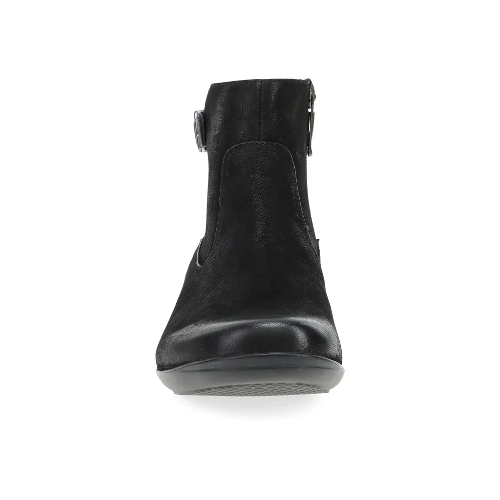 8605-dansko-finnley-boot-women-s-black-1.webp
