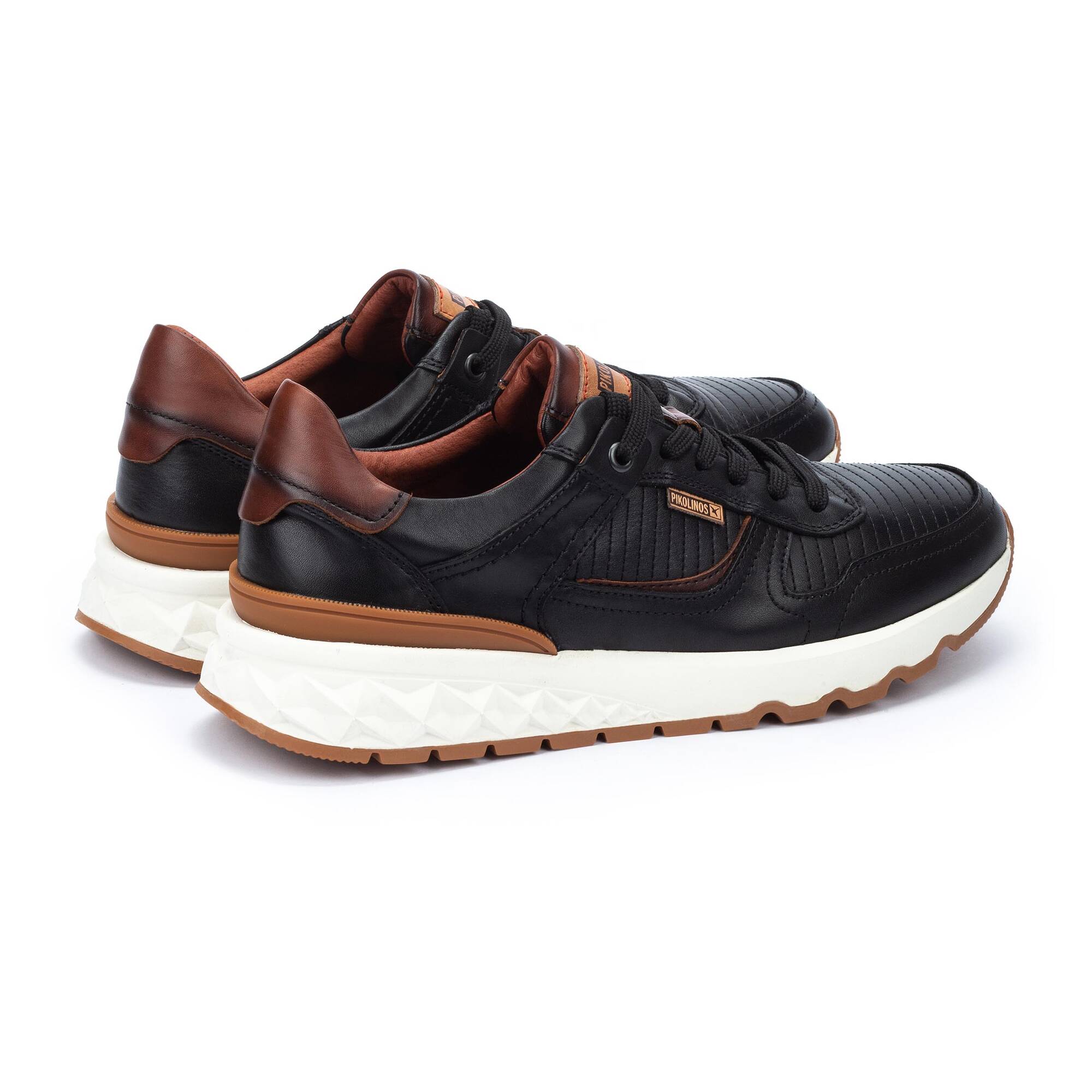 8885-pikolinos-aranda-casual-trainers-men-s-black-1.jpg
