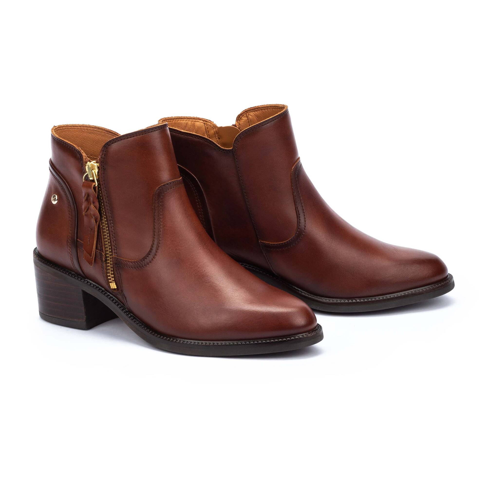 9458-pikolinos-bacarot-short-ankle-boots-with-zip-women-s-black-1.jpg