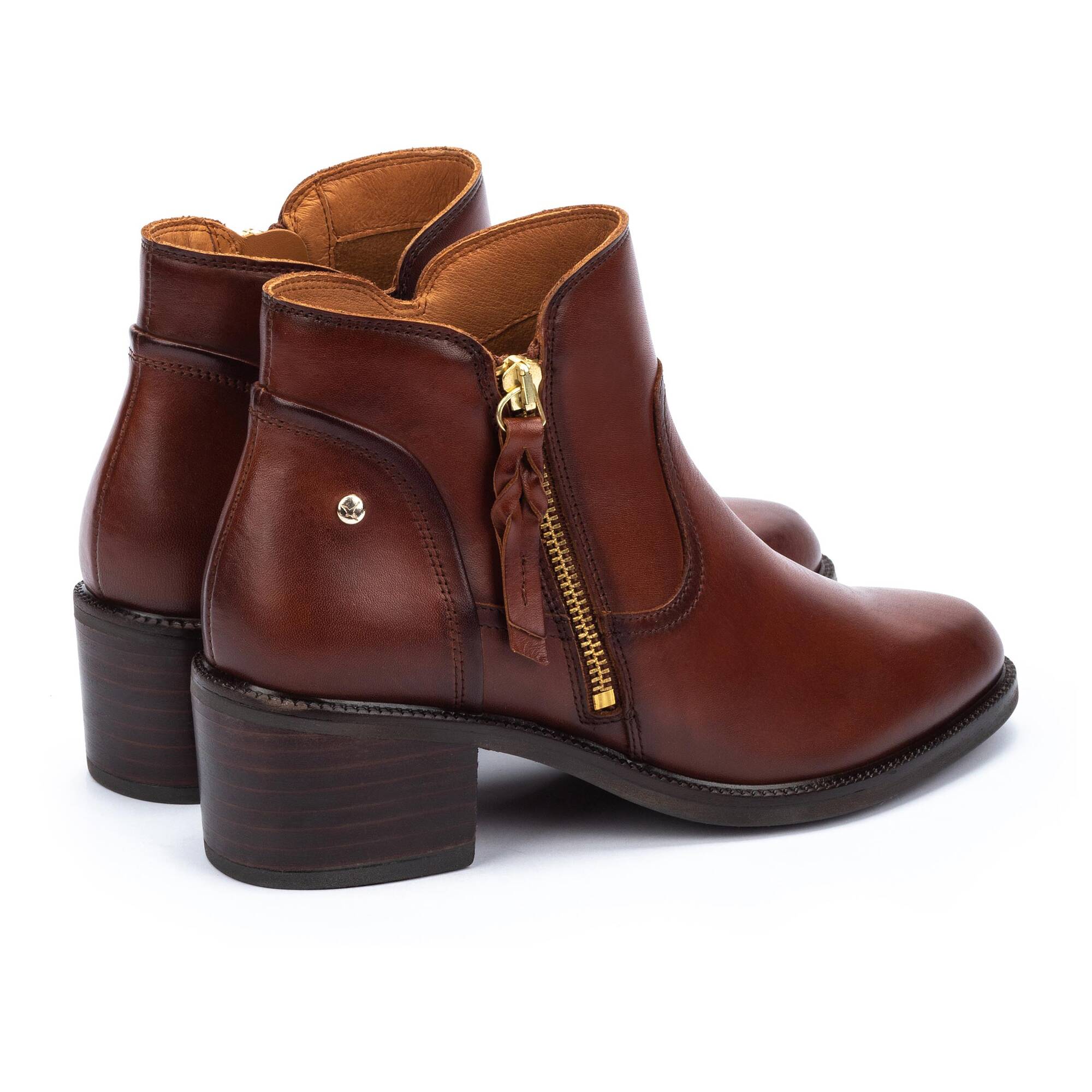 9458-pikolinos-bacarot-short-ankle-boots-with-zip-women-s-black-1.jpg