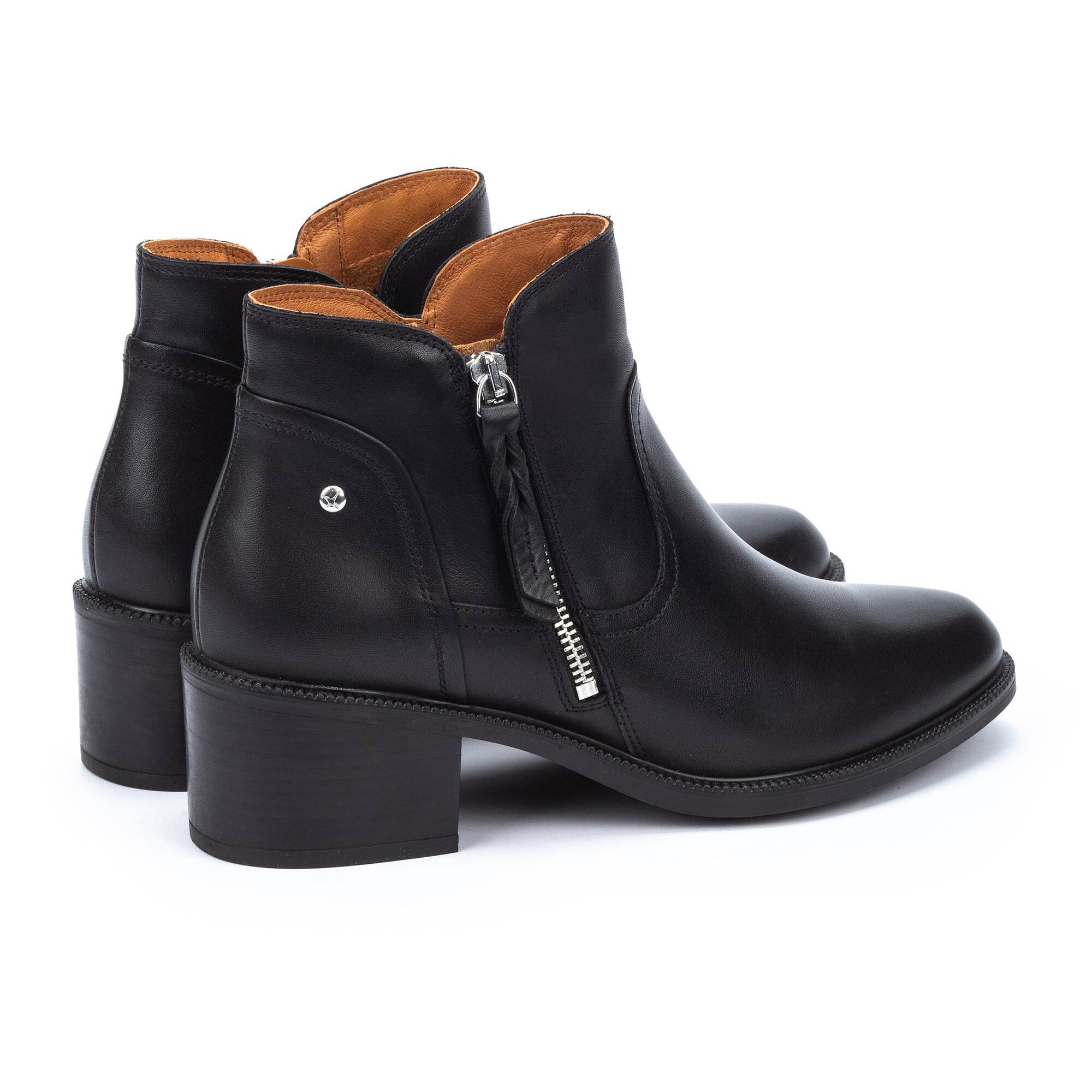 9458-pikolinos-bacarot-short-ankle-boots-with-zip-women-s-black-1.jpg