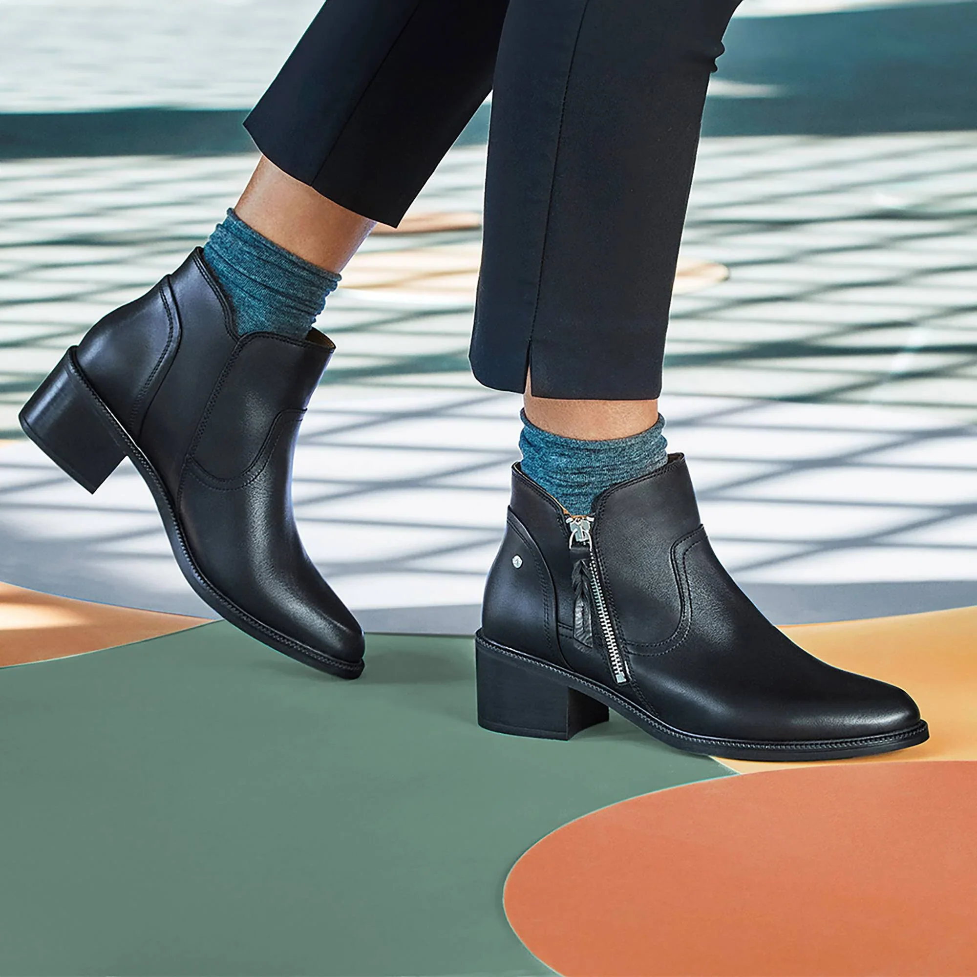 9458-pikolinos-bacarot-short-ankle-boots-with-zip-women-s-black-1.jpg