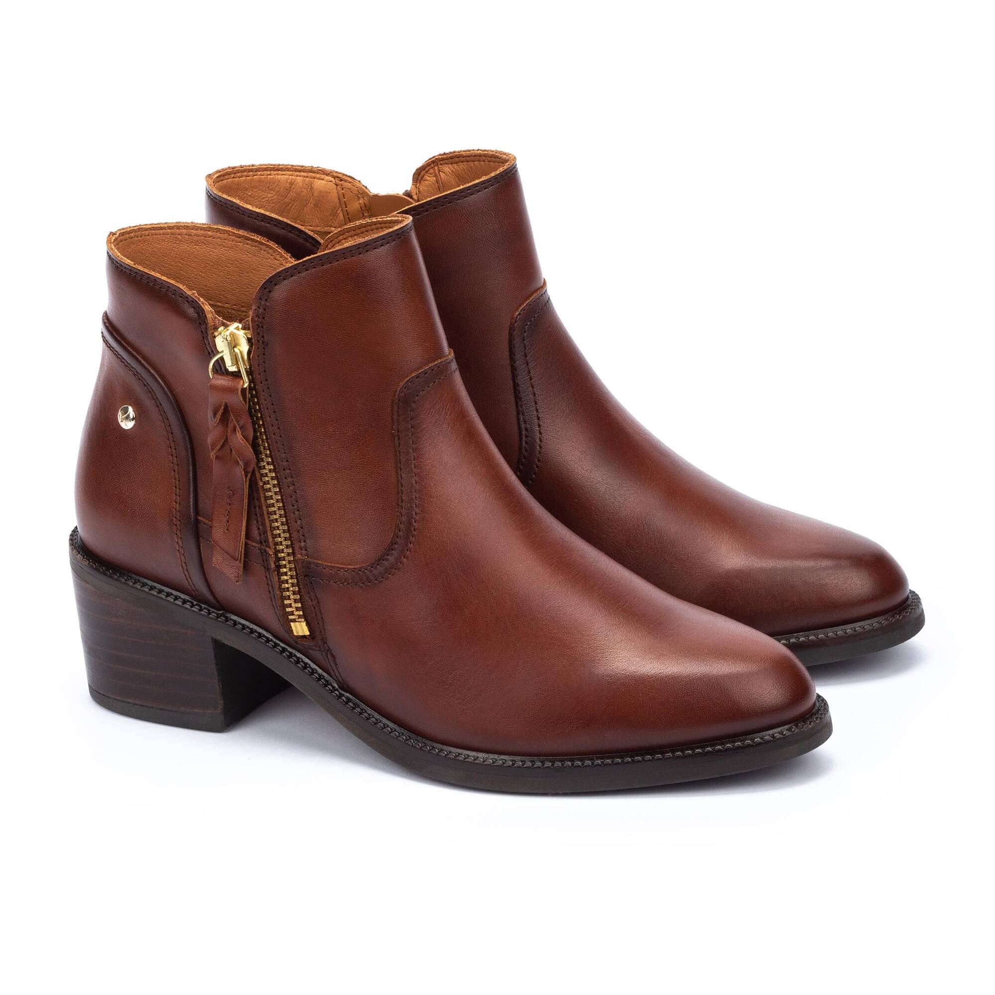 9458-pikolinos-bacarot-short-ankle-boots-with-zip-women-s-black-1.jpg